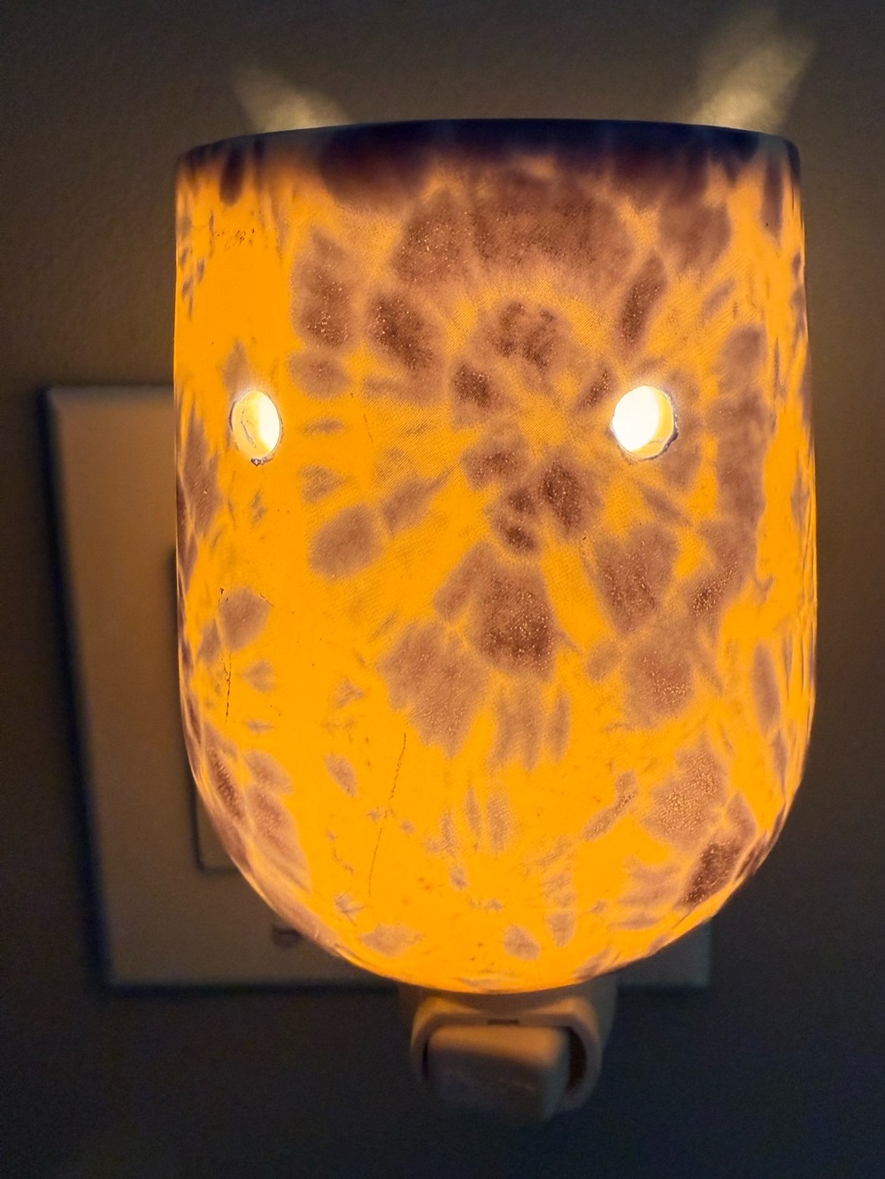 Scentsy Tie Dye Mini Wax Warmer Plug-In